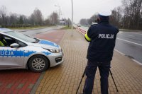 policjant z ruchu drogowego z zestawem &quot;FOTO&quot;