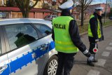 policjanci prowadzą wzmożone kontrole pod kątem poprawy bezpieczeństwa