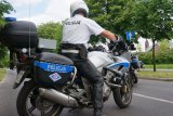 „Patrz lusterka motocykle są wszędzie”