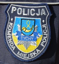 Kobieta wdzięczna policjantom-pomagają w różnych sytuacjach...