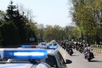 Policjanci na paradzie motocyklistów w Tychach