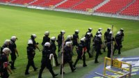 Tyscy policjanci ćwiczyli na Stadionie Miejskim