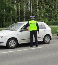 Policjanci skontrolowali blisko 1000 osób za kółkiem