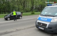 POLICJANCI KONTROLUJĄ TRZEŹWOŚĆ KIERUJĄCYCH