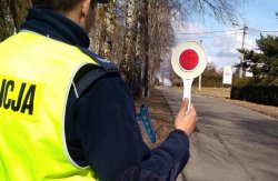 Kierowcy i piesi! Jesienią szczególnie uważajmy na drodze!