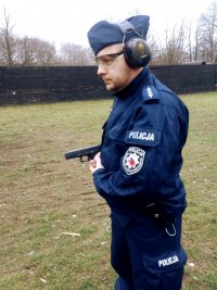 Policjanci doskonalili umiejętności strzeleckie