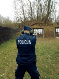 Policjanci doskonalili umiejętności strzeleckie