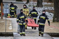 Policjanci, strażacy oraz ratownicy WOPR-u o bezpieczeństwie nad wodą