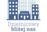 Obrazek przedstawia graficznie trzy budynki, na tym pośrodku napis &amp;quot;POLICJA&amp;quot;, poniżej napis &amp;quot;Dzielnicowy bliżej nas&amp;quot;