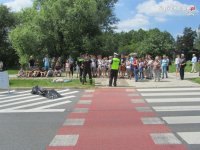 Policjanci i strażacy podczas wspólnych działań.