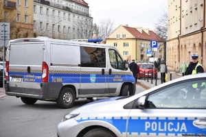 Radiowóz Policji i Straży Miejskiej.