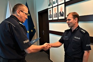 Na zdjęciu Komendant Wojewódzki Policji w Katowicach nadinspektor Roman Rabsztyn oraz I Zastępca Komendanta Miejskiego Policji w Tychach nadkomisarz Paweł Rybarczyk.