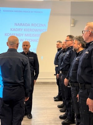 Policjanci Komendy Miejskiej Policji w Tychach podczas narady rocznej.