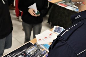 Policjanci podczas III Wiosennych Targów Pracy