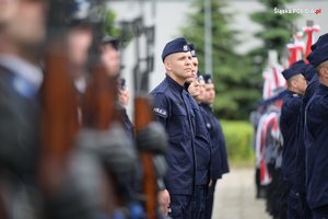 Policjanci podczas uroczystego ślubowania