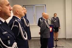 Policjanci podczas uroczystej zbiórki