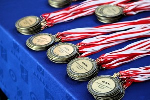 Na zdjęciu medale dla uczestników Eskulapiady Miejskiej