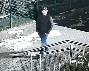 Na zdjęciu mężczyzna opisany w treści komunikatu