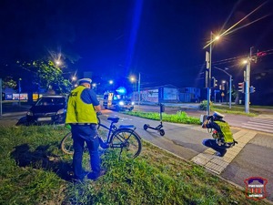 Na zdjęciu policjanci podczas czynności na miejscu wypadku