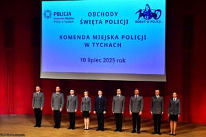 Na zdjęciu umundurowani policjanci podczas obchodów Święta Policji w Tychach