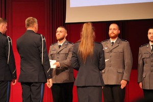 Na zdjęciu umundurowani policjanci podczas obchodów Święta Policji w Tychach