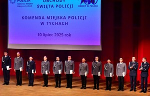 Na zdjęciu umundurowani policjanci podczas obchodów Święta Policji w Tychach