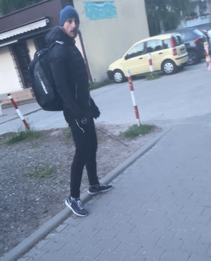Na zdjęciu mężczyzna, którego wizerunek został opisany w komunikacie