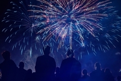 Na zdjęciu fajerwerki